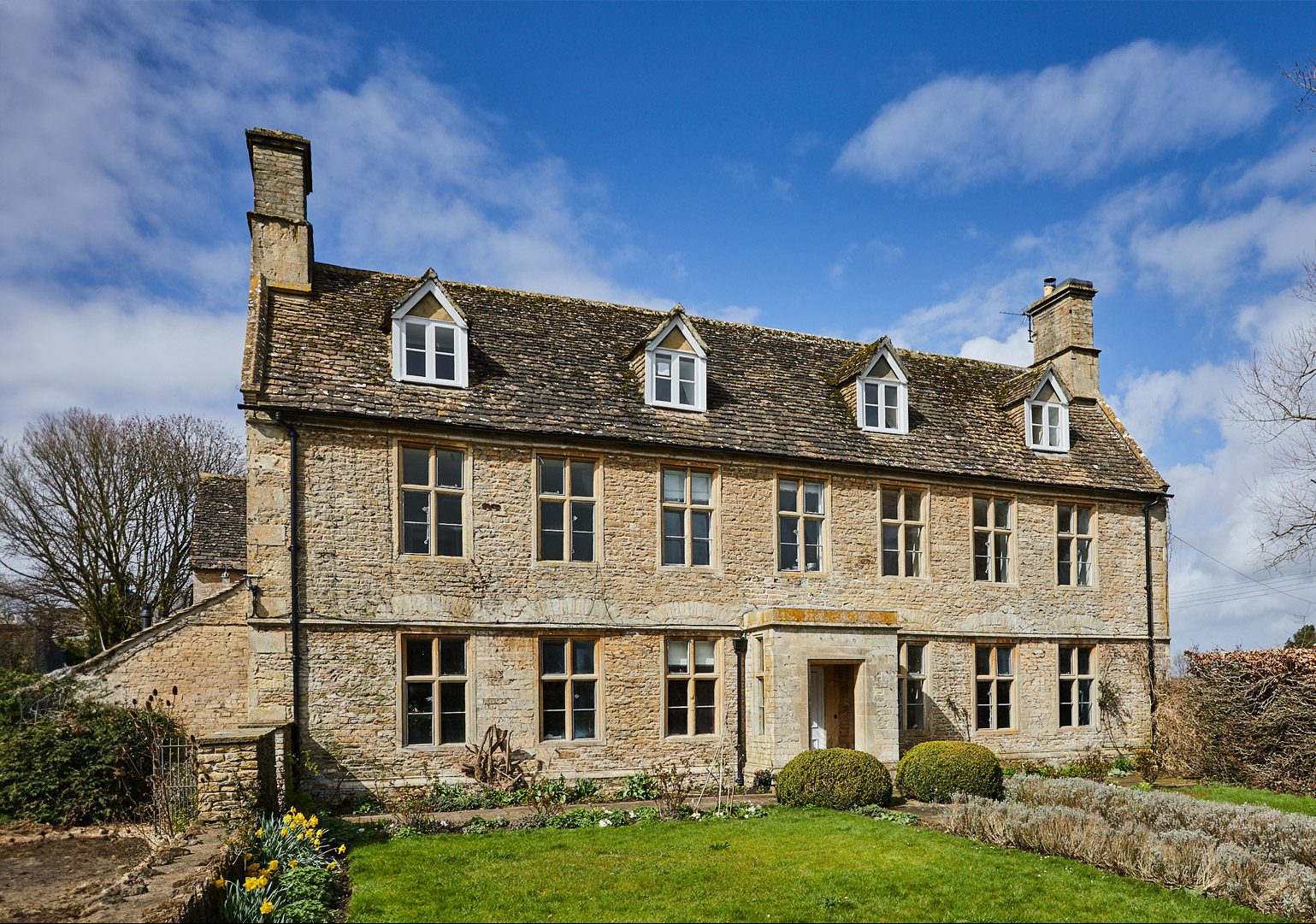 Manton Property. Grade II Listed Farmhouse, Cotswolds. Project Management.